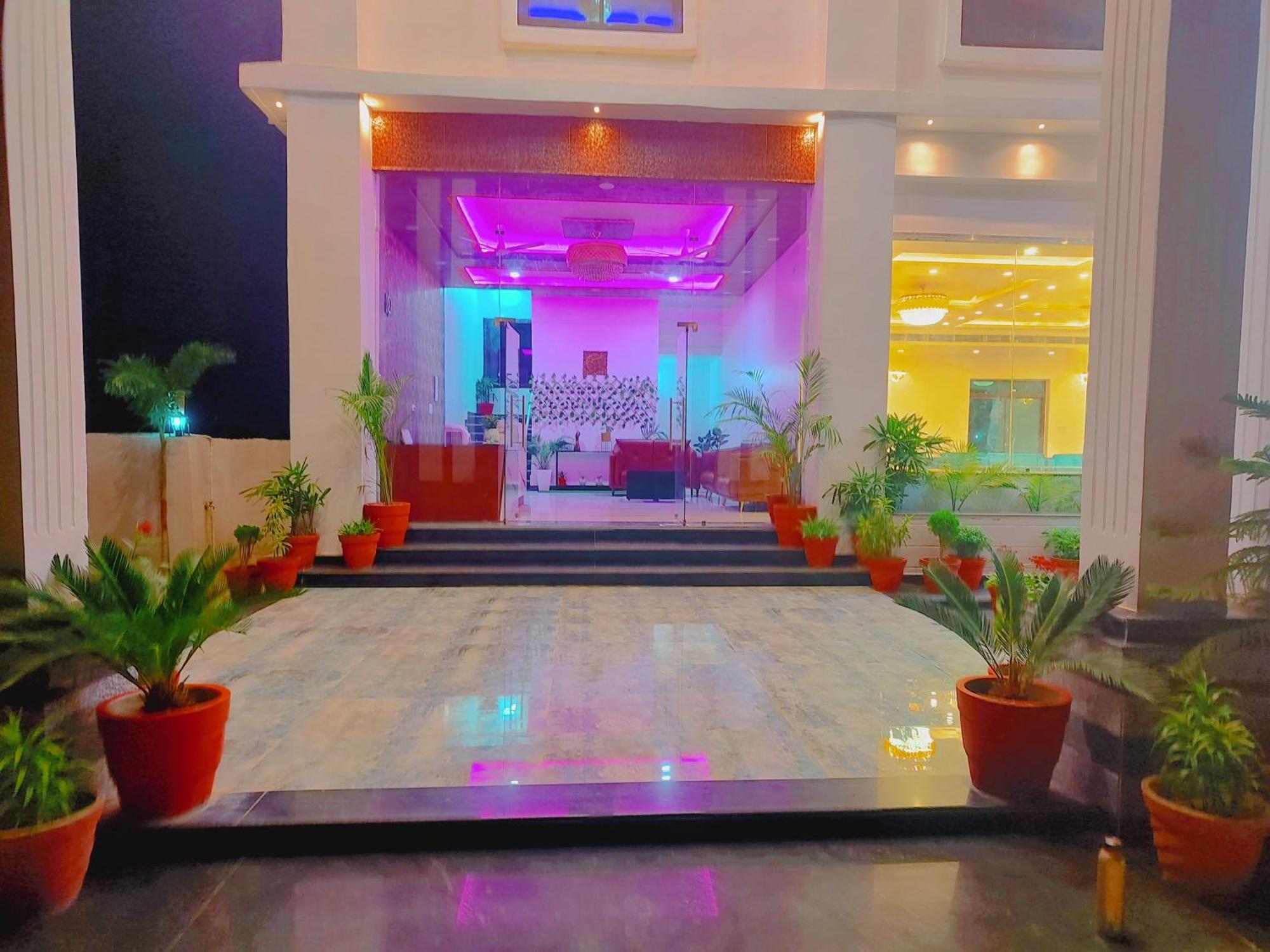 Awadh Samrat Resort Ayodhya 外观 照片