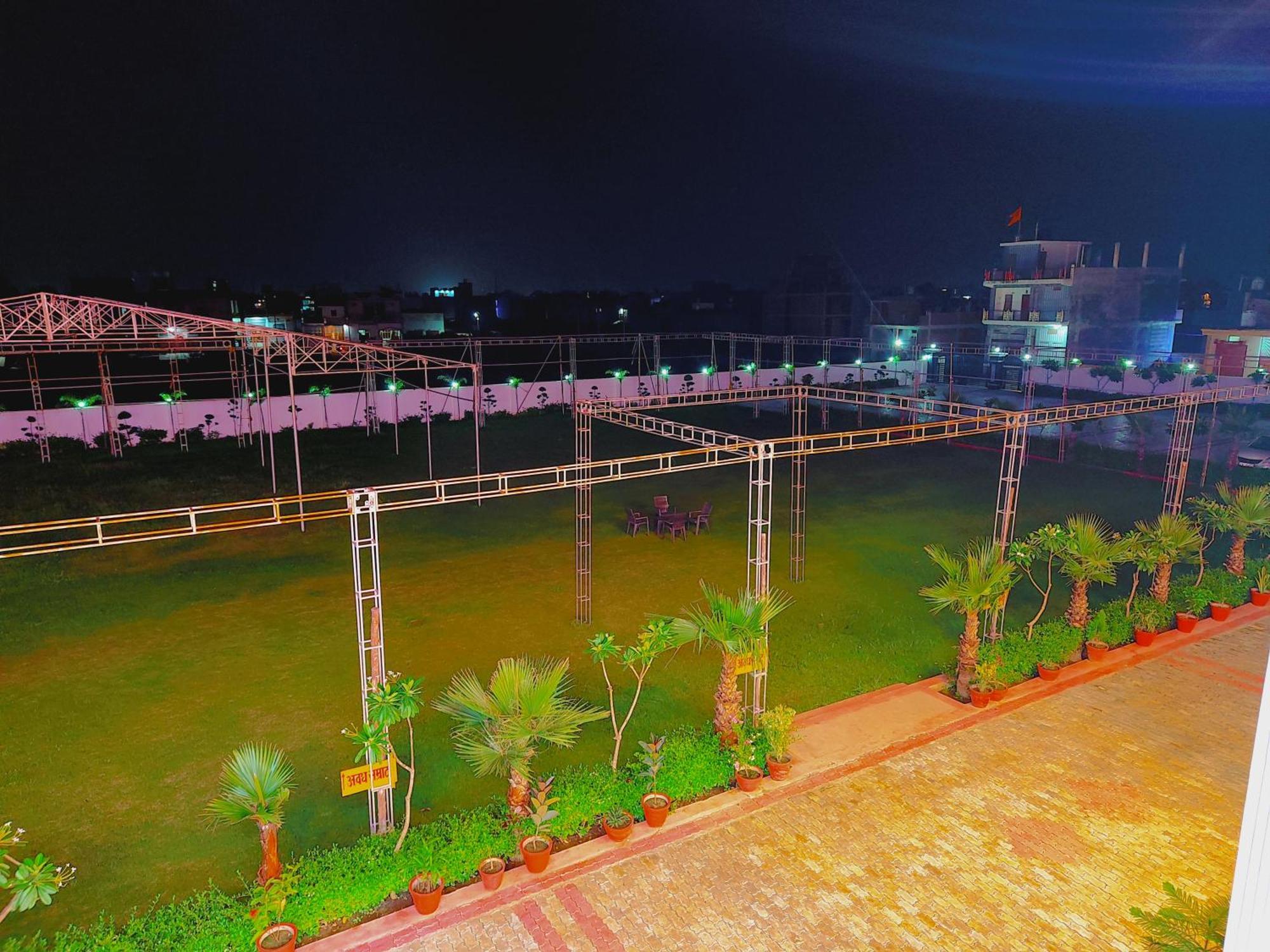 Awadh Samrat Resort Ayodhya 外观 照片