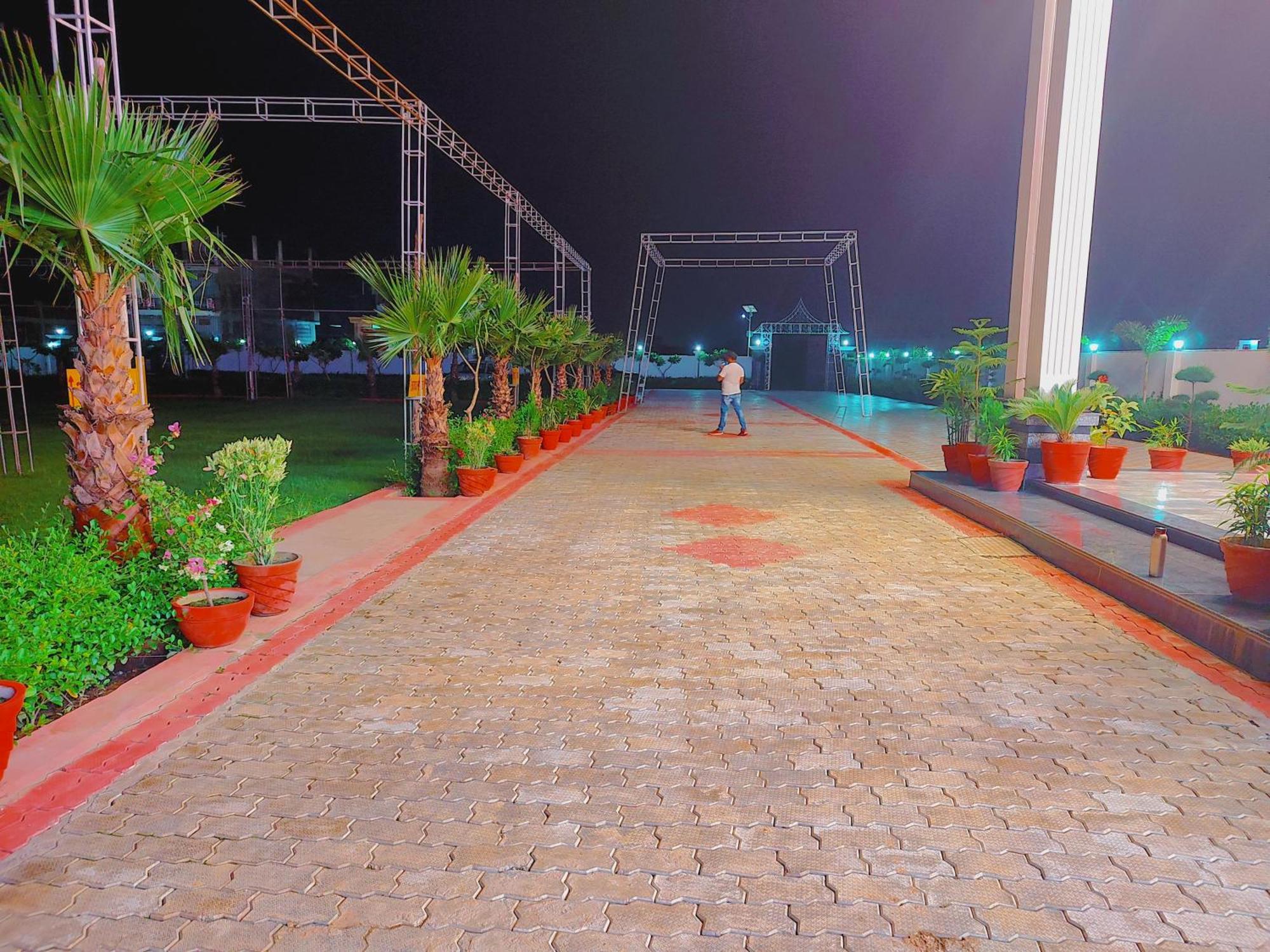 Awadh Samrat Resort Ayodhya 外观 照片