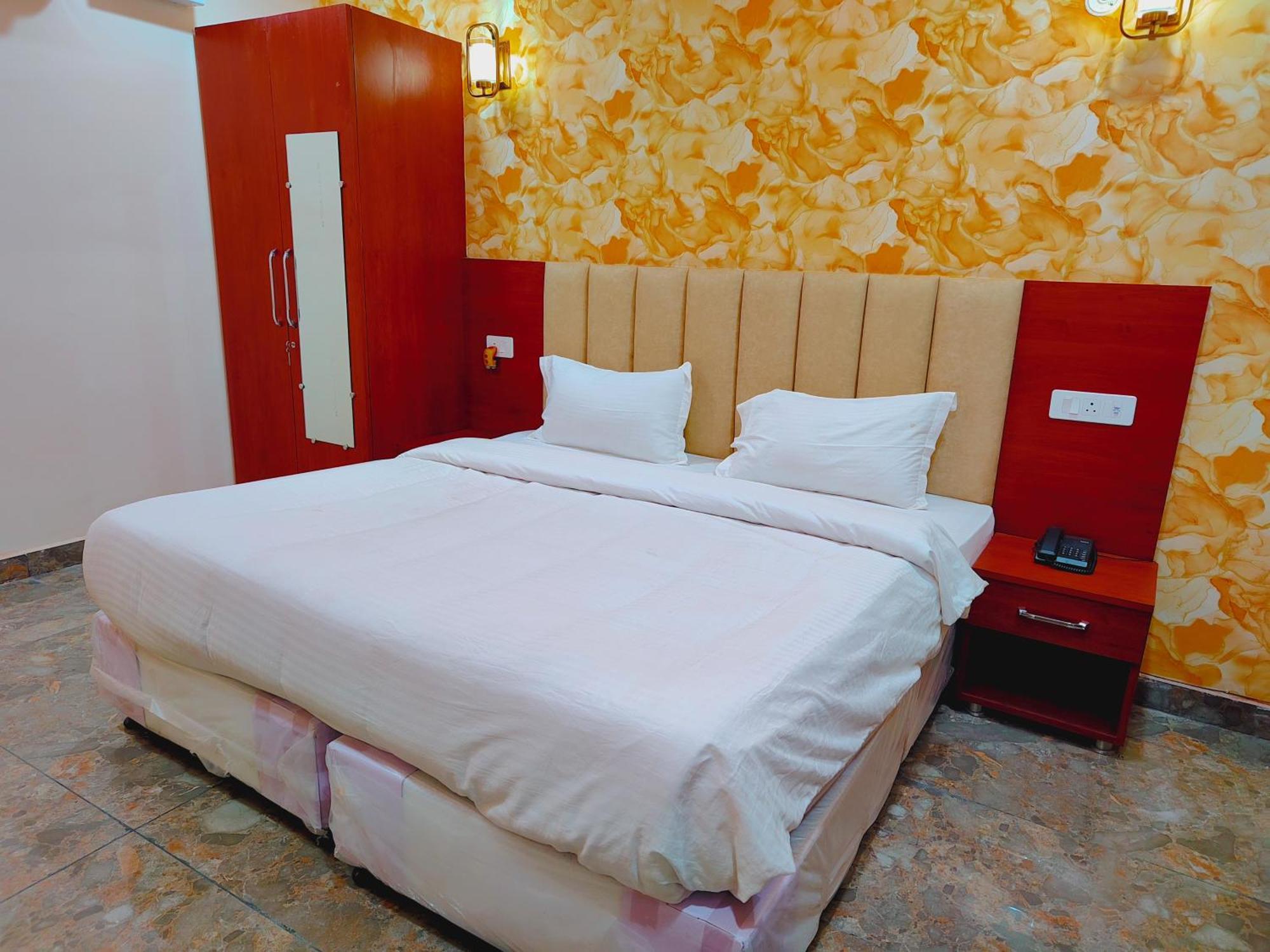 Awadh Samrat Resort Ayodhya 外观 照片