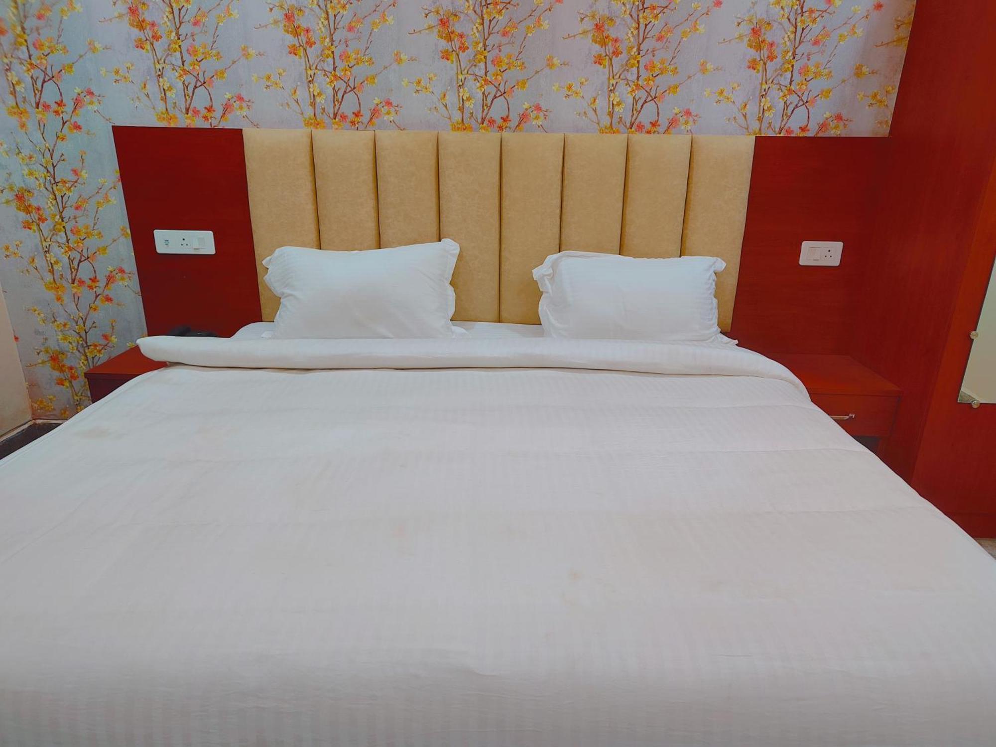 Awadh Samrat Resort Ayodhya 外观 照片