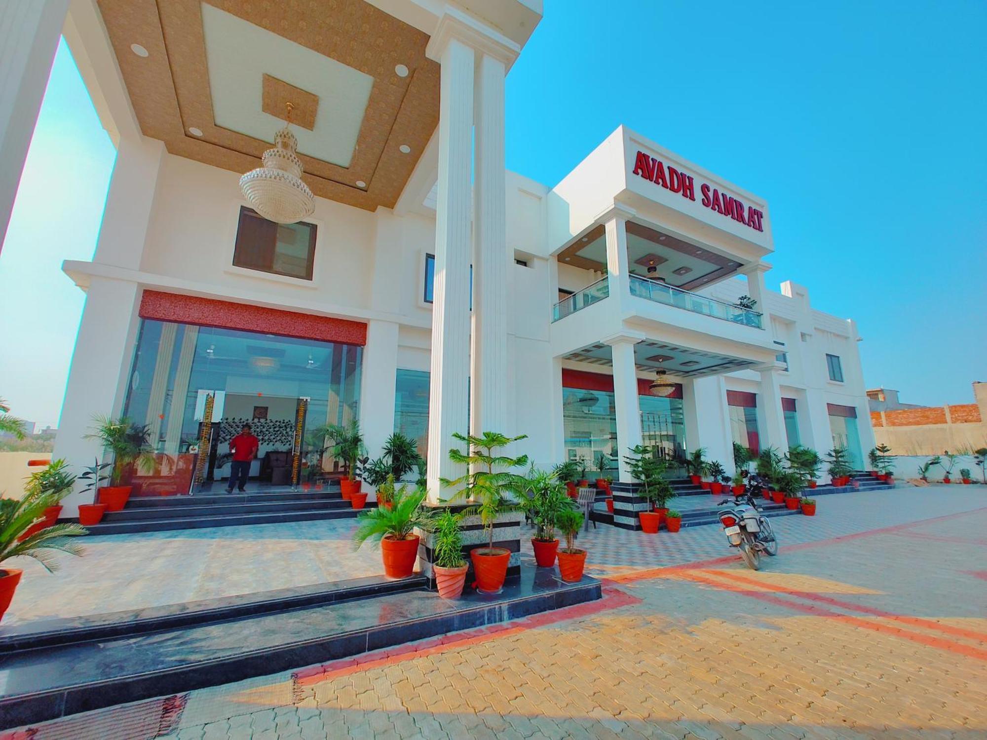 Awadh Samrat Resort Ayodhya 外观 照片